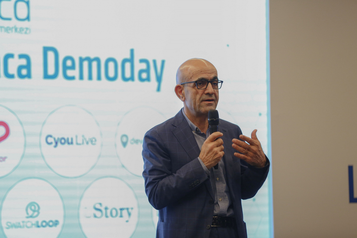 Lonca Girişimcilik Merkezi 7’nci döneminde 13 startup mezun etti