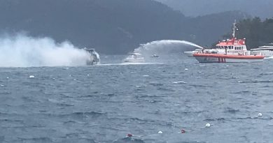 Lüks teknedeki yangın söndürüldü