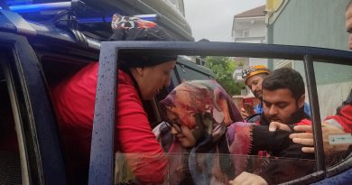 Mahsur kalan öğrencileri UMKE ekibi kurtardı