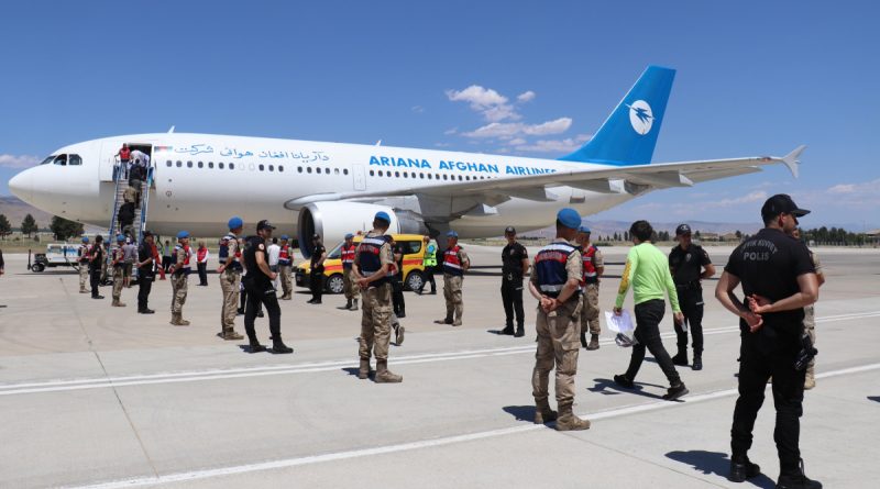 Malatya'da 3 günde bin 135 kaçak göçmen sınır dışı edildi