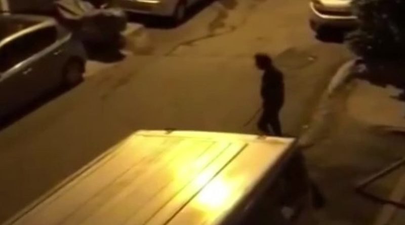 Maltepe’de sokak ortasında kayınbiraderinin arabasını levye ile parçaladı