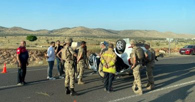 Mardin’de otomobil ters yattı: 4 yaralı