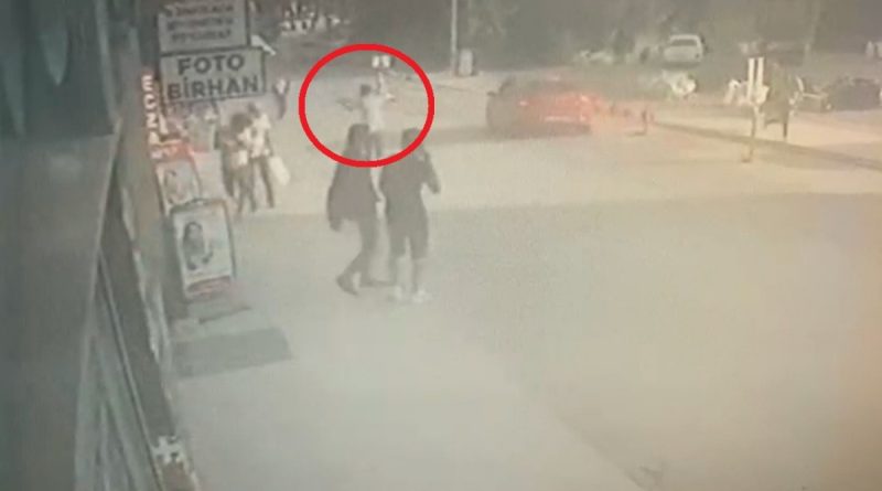 Marketi pompalı tüfekle kurşunladı, o anlar kameraya yansıdı