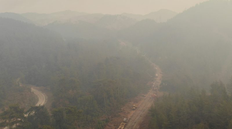 Marmaris’te alevler çöplük mevkiine ilerliyor