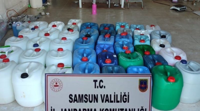 Merdiven altı 2 bin 961 litre kimyevi sıvı ele geçirildi