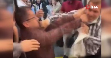 Metro istasyonunda boks ringini aratmayan kavga