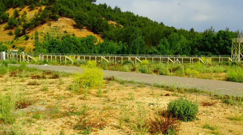 Meyve üreticileri hal binasının açılmasını bekliyor