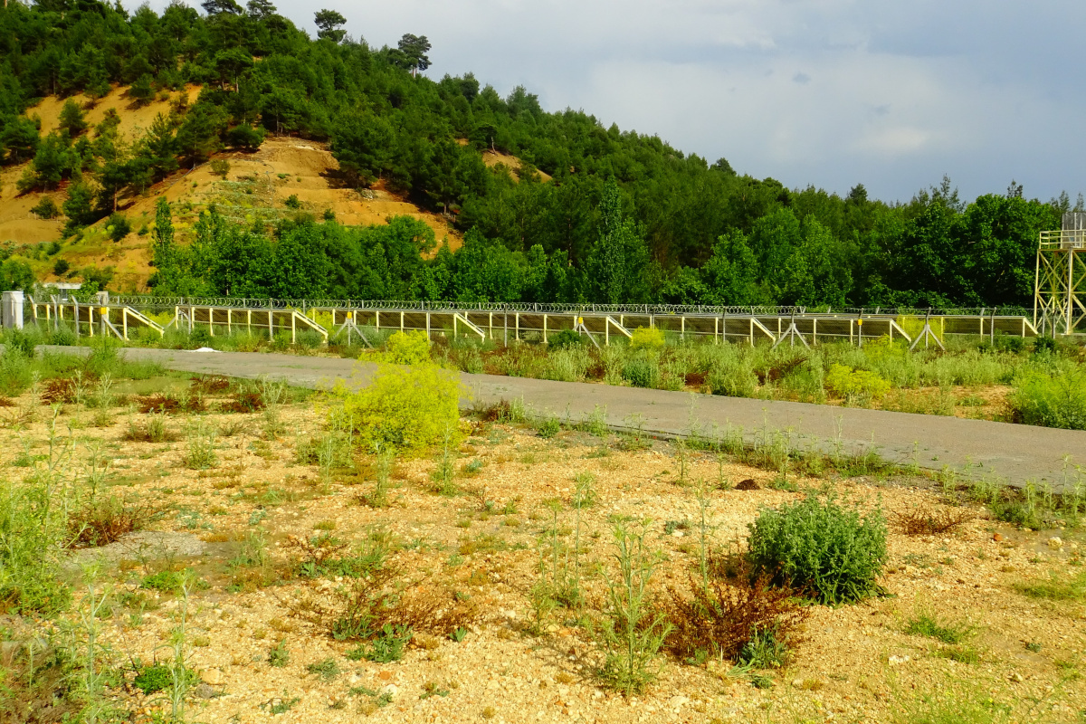 Meyve üreticileri hal binasının açılmasını bekliyor