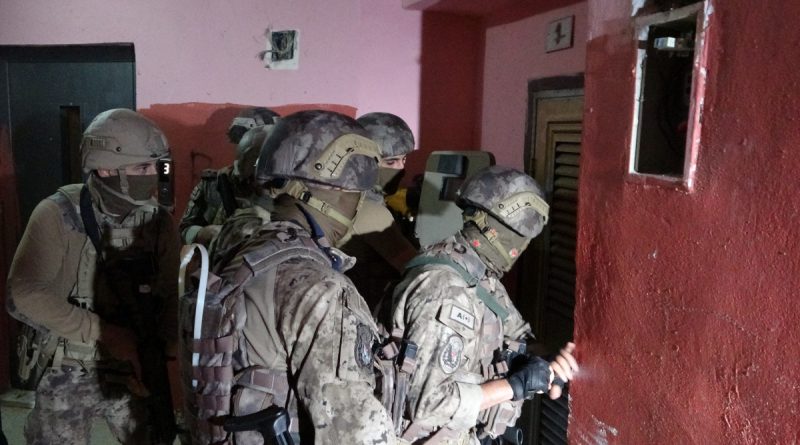 Narkotik ekiplerinden sokak operasyonu 162 gözaltı