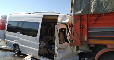 Öğrencileri taşıyan midibüs kaza yaptı, 1'si ağır 13 yaralı