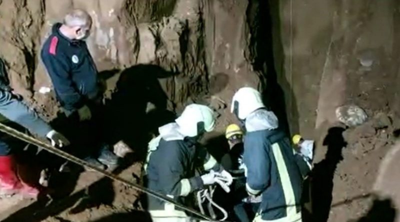 Ölü bulunan gençlerin yakılarak atıldıkları kuyunun görüntüleri ortaya çıktı