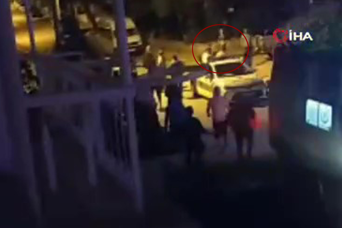 Önce kaza yaptı sonra yardıma gelen polise yumruk attı