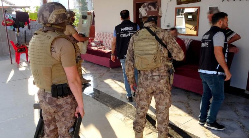 Osmaniye merkezli zehir tacirlerine "şafak" operasyonu