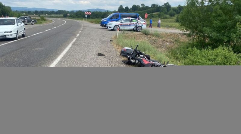 Otomobil motosikletle çarpıştı: 1 yaralı