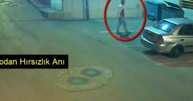 Otomobilden cep telefonu çalan şüpheli önce kameraya sonra polise yakalandı