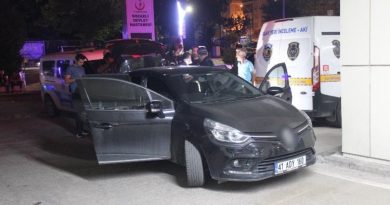 Otomobilinin içinde vuruldu, kendi imkanlarıyla hastaneye gitti