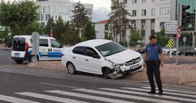 Otomobiller çarpıştı; 1 yaralı
