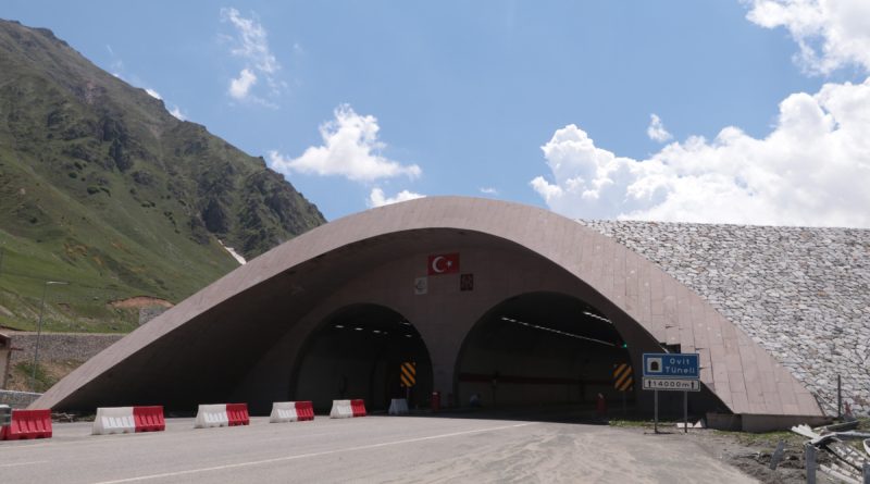 Ovit Tüneli ile ulaşım Rize-Erzurum arasında 4 yıldır yaz kış aksamıyor
