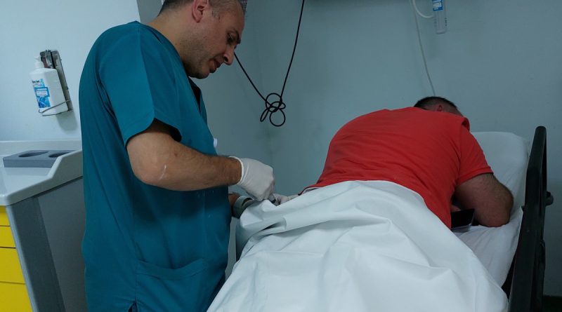 Pidecide bıçaklı kavga: 2 yaralı