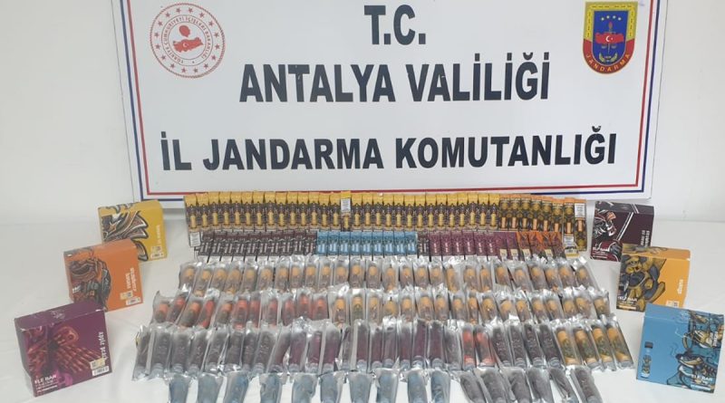 Piyasa değeri 50 bin TL olan kaçak elektronik sigara ele geçirildi