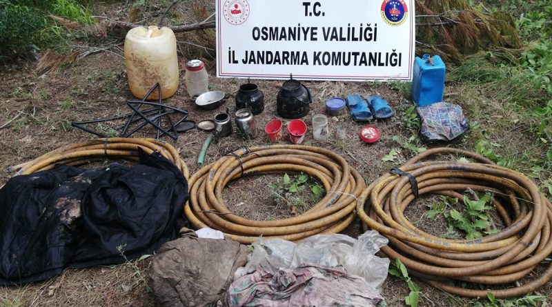 PKK'nın sığınağında yaşam malzemesi ele geçirildi