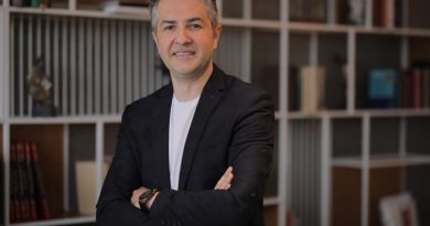 Plastik Cerrahi Uzmanı Oğuzhan Aydoğdu: 'Göz altı morluklarına veda edin'