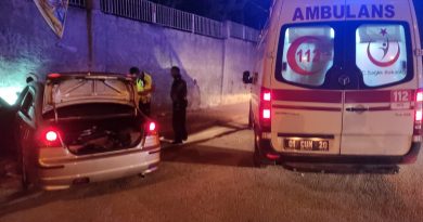 Polisin 'dur' ihtarına uymayınca duvara çarptı