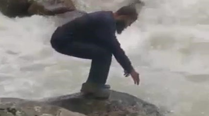 Rize’de dereye düşen Arap turisti arama çalışmaları devam ediyor