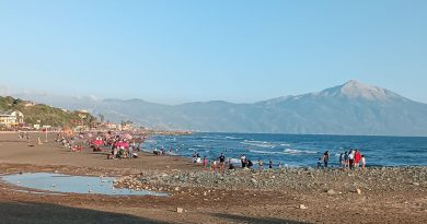 Samandağ'da denize giren 6 kişi boğulma tehlikesi geçirdi