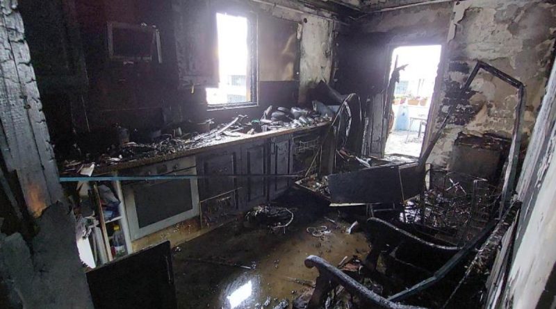 Samsun'da ev yangını: Yangın sonunda evdeki kediyi sağ bulunca büyük sevinç yaşadılar