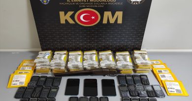 Samsun'da kaçak telefon ve aksesuarları ele geçirildi