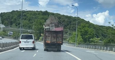 Sarıyer’de demir yüklü kamyonetin tehlikeli yolculuğu kamerada