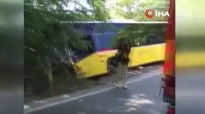 Sarıyer'de İETT otobüsü zincirleme kazaya karıştı 6 yaralı
