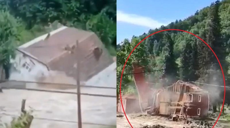 Sel cami ve evi böyle yıktı