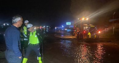 Sel nedeniyle kapanan Nevşehir-Aksaray karayolu trafiğe yeniden açıldı