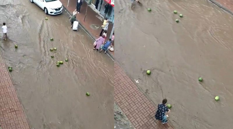 Selde sürüklenen karpuzları vatandaşlar kurtarmaya çalıştı