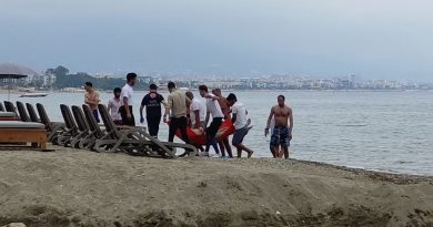 Serinlemek için denize giren turist boğulma tehlikesi yaşadı