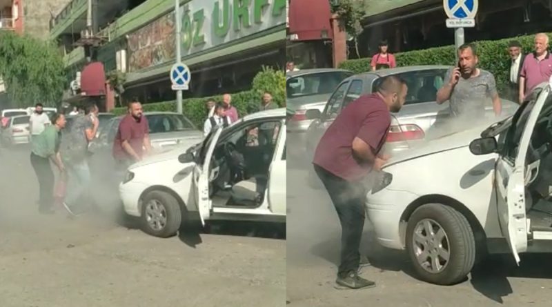 Seyir halindeki araç alev aldı, sürücünün yardımına vatandaşlar koştu