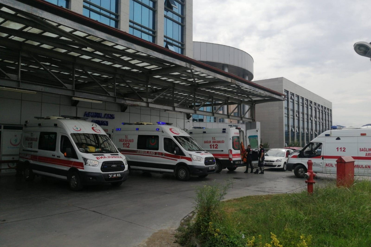 Sigara içerken balkondan düştü