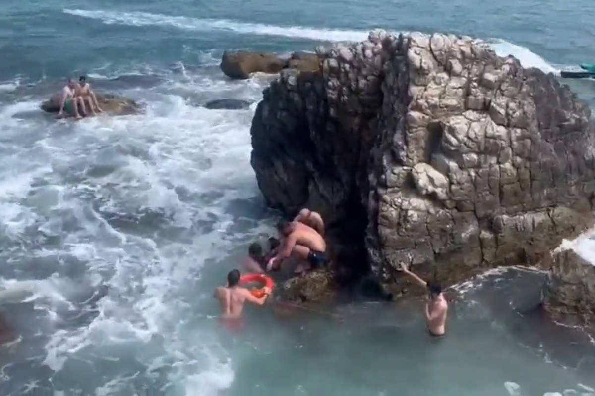 Şile’de can pazarı: Boğulma tehlikesi yaşayan 4 kişi kurtarıldı