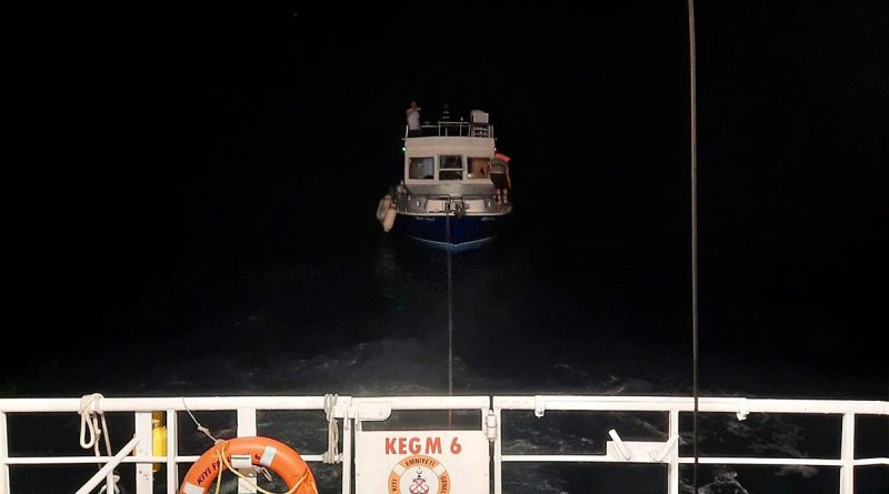 Silivri açıklarında sürüklenen tekne kurtarıldı