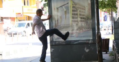 Şişede durduğu gibi durmadı!
