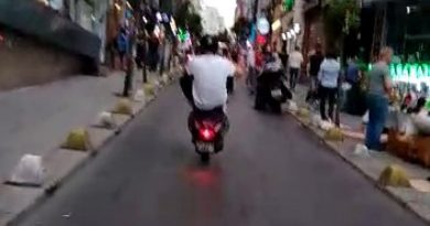 Şişli'de kazaya davetiye çıkaran motosikletli kamerada