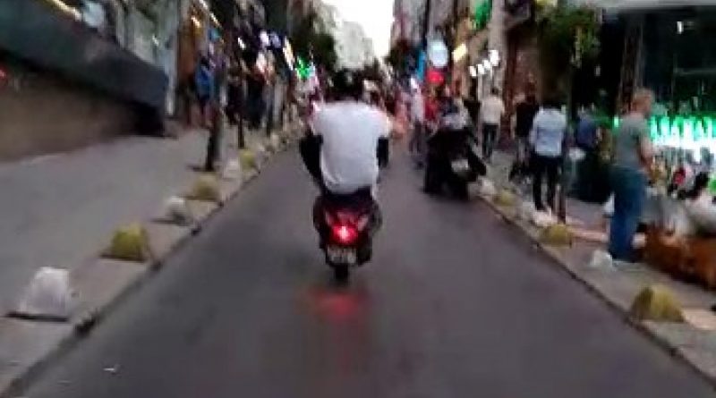 Şişli'de kazaya davetiye çıkaran motosikletli kamerada
