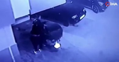 Sitede park halindeki motosikleti böyle çaldı