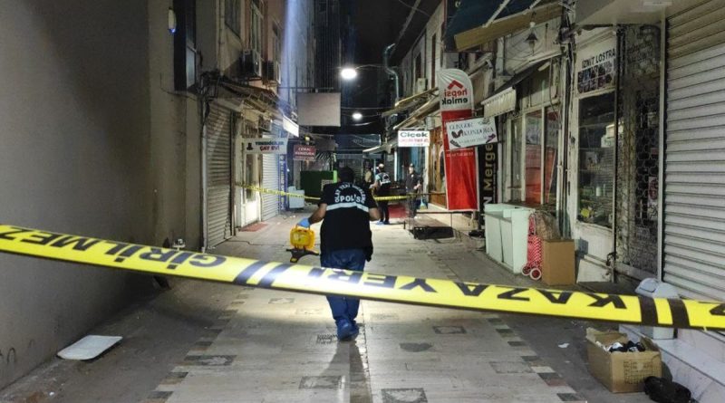 Sokak ortasında silahla vurularak öldürülen genç toprağa verildi