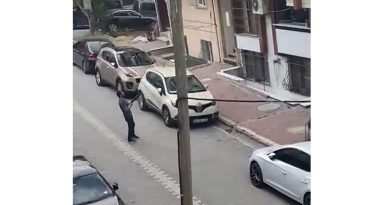 Sosyal medyada annesine küfreden kişinin evinin önünde ateş açtı