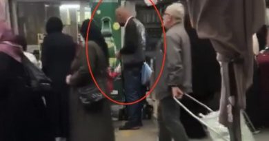 Sultanbeyli’de pazarda cüzdan çaldı, ekipler tarafından suçüstü yakalandı