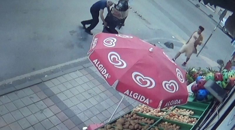 Sultangazi'de dükkan sahibini ağlatan hırsızlık