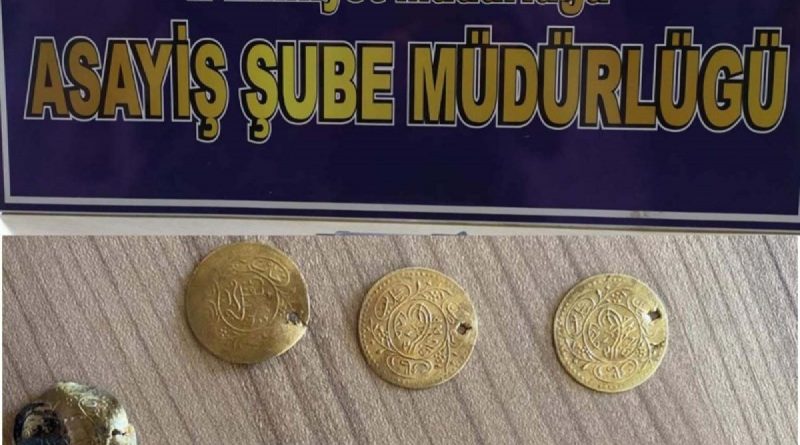 Şüpheli araçtan uyuşturucu ve tarihi eser çıktı